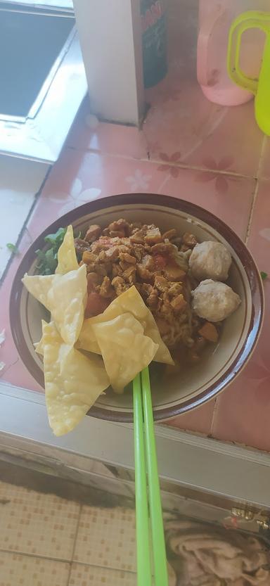 WARUNG BAKSO MAS UCIL