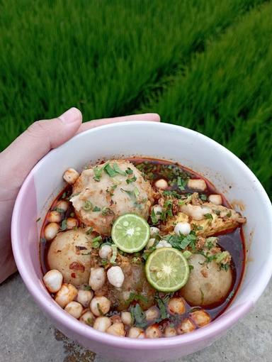 BAKSO ACI DAN MIE AYAM TEH EEN