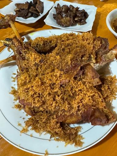 RUMAH MAKAN EEN MEGAWATI