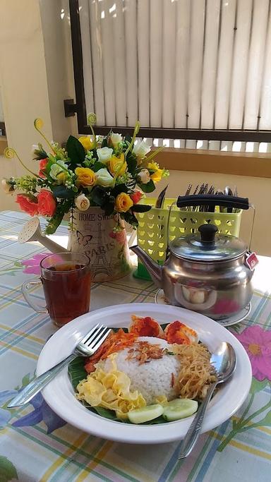 LONTONG MEDAN DAN NASI UDUK KEDAI SYAHNA