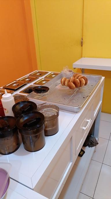 BARETO DONUTS KOTAWISATA