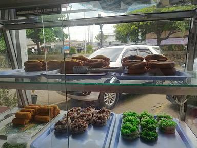 KUE PUKIS & CARABIKANG SUPERINDO