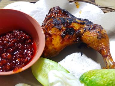 AYAM BAKAR KALASAN MAS ROHMAN