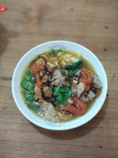 BAKSO & MIE AYAM GOYANG LIDAH