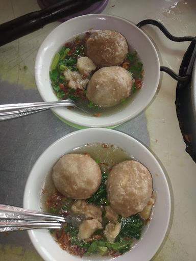 BAKSO URAT & MIE AYAM NGUDI RAOS