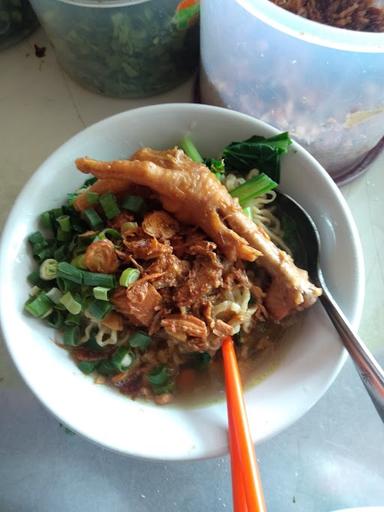 BAKSO URAT & MIE AYAM NGUDI RAOS