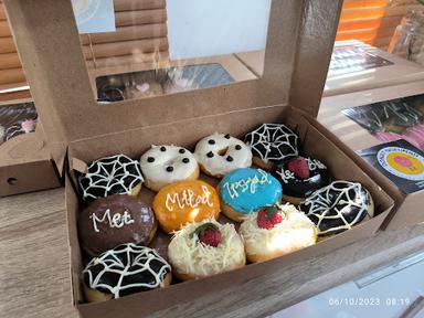 DONAT NGEUNAH CILEUNGSI DAPOER MAMA KAYRA