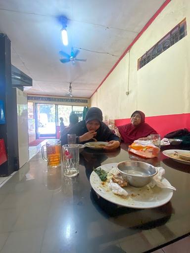 RUMAH MAKAN APOLLO