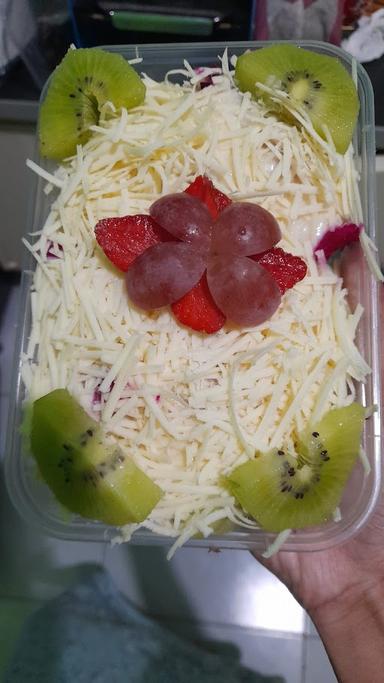 SALAD BUAH NARA