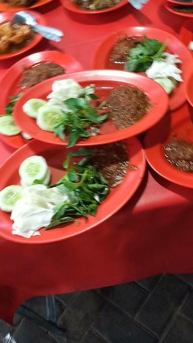 SEAFOOD 88 CAK UTOMO/PECEL LELE