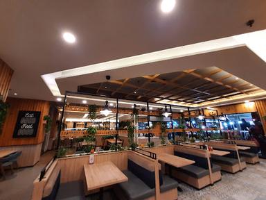 SOLARIA - METROPOLITAN MALL CILEUNGSI