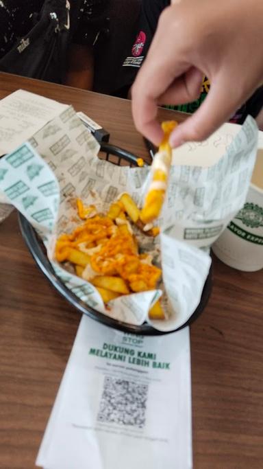 WINGSTOP LIVING WORLD KOTA WISATA