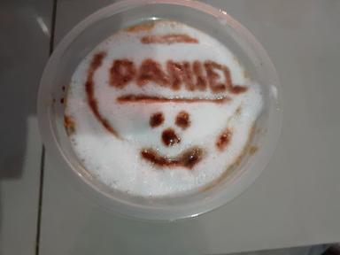 DANIEL WARUNG KOPI KAMPOENG KITA