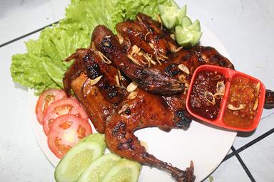 AYAM GORENG & BAKAR PAK DADANG