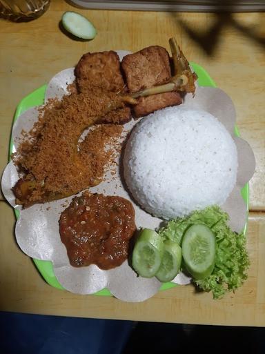 AYAM KAMPUNG BAKAR/GORENG YU OSHIN