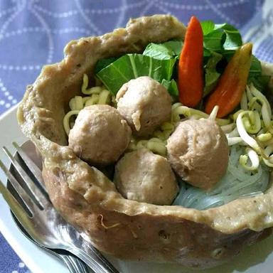 BAKSO GUNUNG CIREMAI BANDORASA