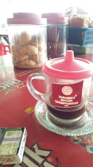 DANISA KEDAI KETAN DAN TEA POCI