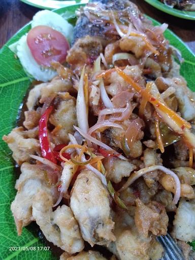 SEA FOOD LESTI (LESEHAN) MARUNDA