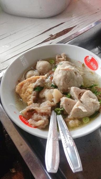 BAKSO & SOTO KECING