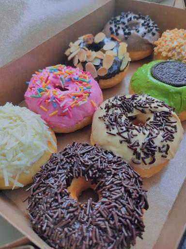 SWEETY DONUTS & FOOD