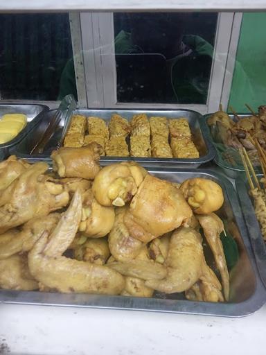 AYAM GORENG DAN BAKAR TEH TATTI