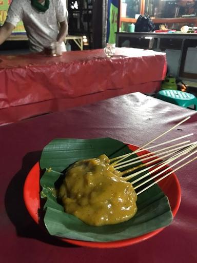 NASI GORENG PADANG DAN SATE PADANG GOYANG LIDAH