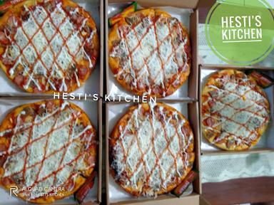 HESTI'S KITCHEN