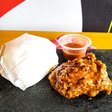 DWINGS HOT CHICKEN WINGS, PANEMBAKAN UTARA