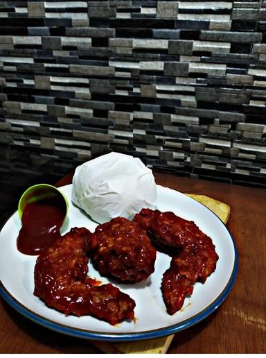 DWINGS HOT CHICKEN WINGS, PANEMBAKAN UTARA