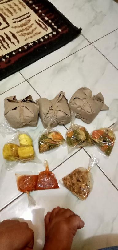 KETOPRAK DAN NASI GORENG BU AMINAH