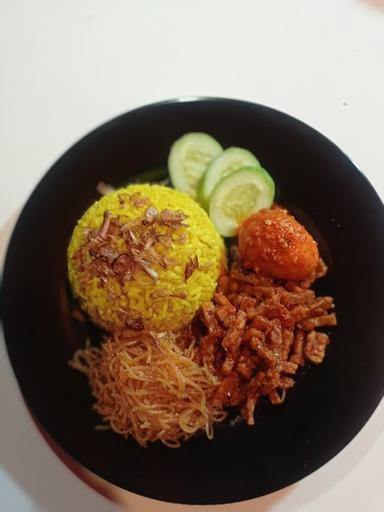 NASI KUNING & NASI UDUK TERMINAL PASAR ATAS CIMAHI