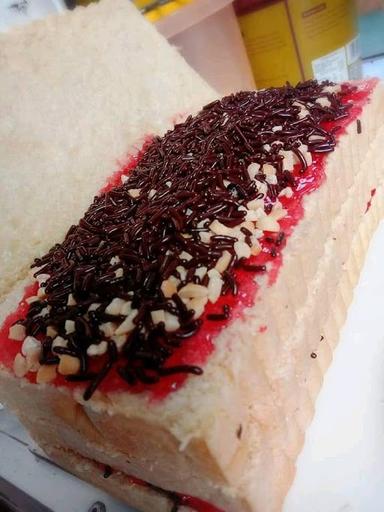 ROTI BAKAR DAN KUKUS SI OM