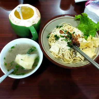 WARUNG JAWA TIMUR /BAKSO & CWIE MIE MALANG CAK ANAS