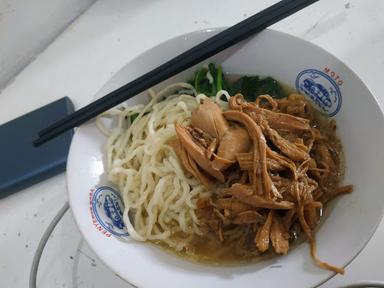 MIE AYAM DAN MIE BAKSO MONGGO NGERSO