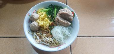 MIE AYAM DAN MIE BAKSO MONGGO NGERSO