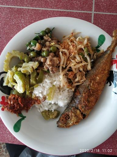 WARUNG NASI TEH TIWI