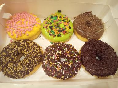 DONAT MADU