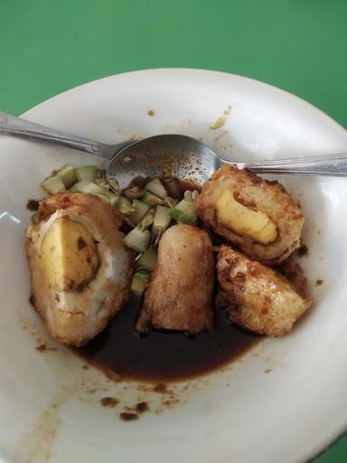 PEMPEK PAK RADEN RESTAURANT