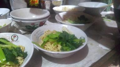 MIE AYAM BANGKA LIDYA (BANYOLA)