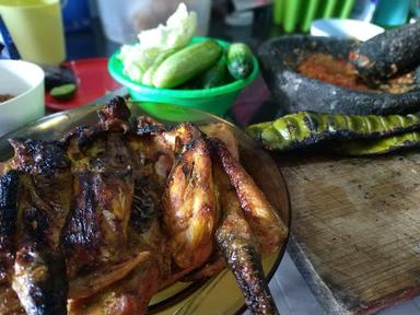 AYAM BAKAR PAK AGUNG