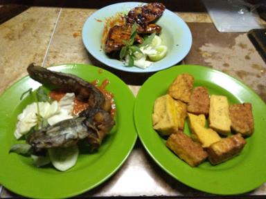 AYAM BAKAR RONGGOLAWE 2