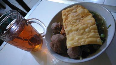 BAKSO & MIE AYAM PAKDHE MOKSAN