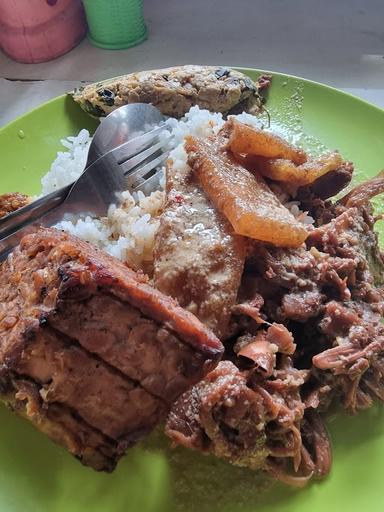 GUDEG JOGJA BU SASTRO