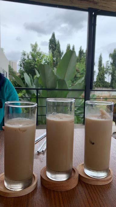 KUPINANG COFFEE AND EATERY, CIBUBUR