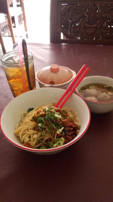 MIE AYAM BAKSO RAHAYU MEKARSARI