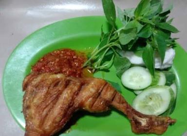 PECEL AYAM DAN LELE BAROKAH