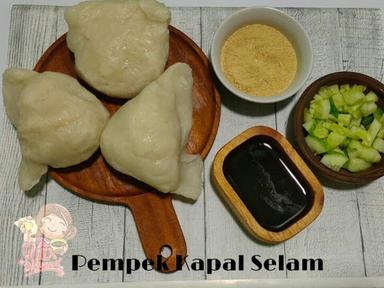 PEMPEK ALANA