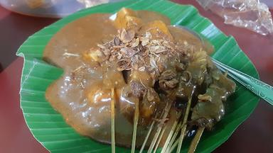 SATE PADANG GOYANG LIDAH