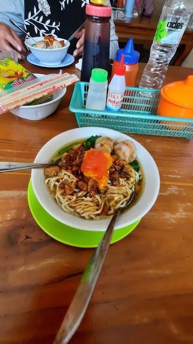 WARUNG BAKSO SIDO MAMPIR