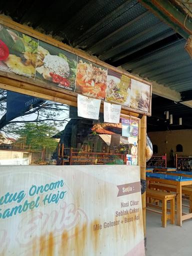 WARUNG NASI TUTUG ONCOM CEU EUIS